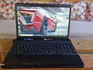Laptop Sony Vaio i3 2350M 8GB RAM 500GB HDD 15.6 "
