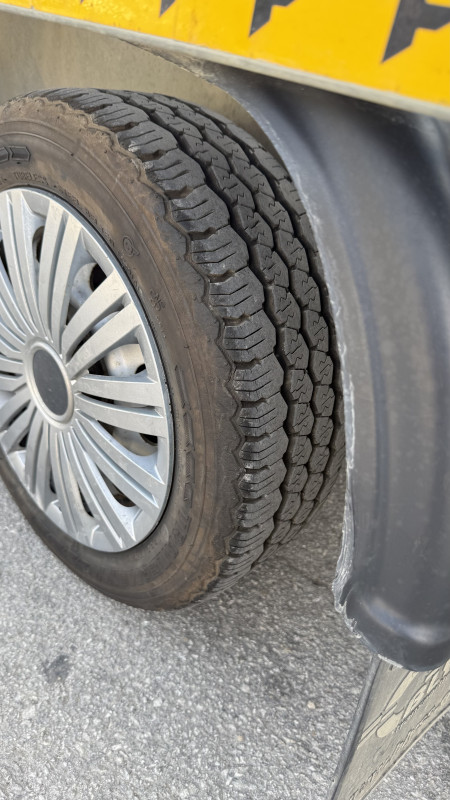 Auto prikolica BLYSS 2015 Godina Top Stanje Odrzavana Max