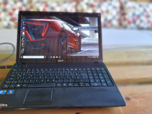 Laptop Acer i3 8GB RAM  320GB HDD 15.6"