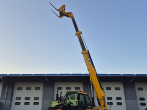 TELESKOPSKI UTOVARIVAČ JCB 535.140 VILIČAR VILJUŠKAR MANITOU