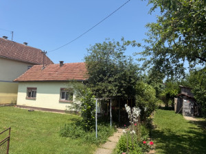 PRODAJE SE KUĆA SA ZEMLJIŠTEM I ŠUMOM, NASELJE JABLAN