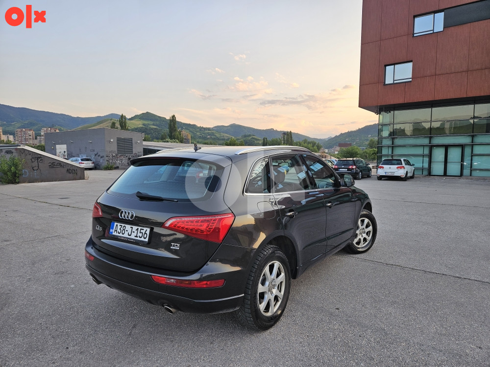 Audi Q5 3.0tdi ful led  tek uvez.i tek registr.MOZE ZAMJENA