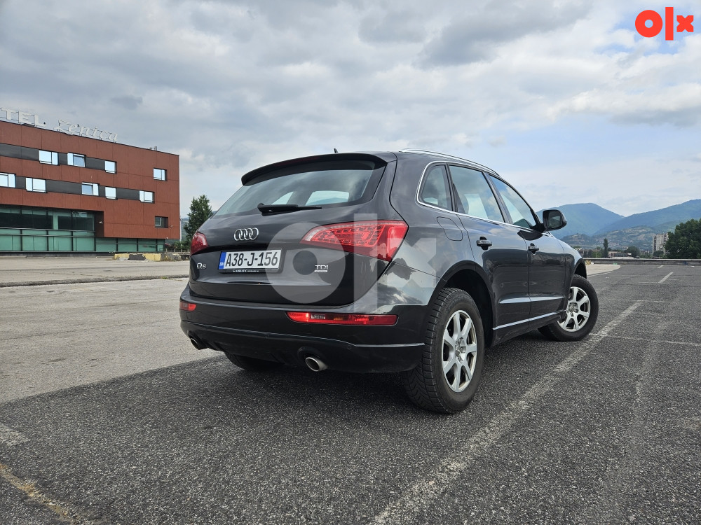 Audi Q5 3.0tdi ful led  tek uvez.i tek registr.MOZE ZAMJENA