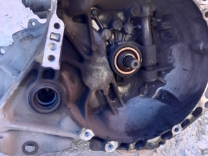 MJENJAČ PEUGEOT 107 2010 god. MANUELNI