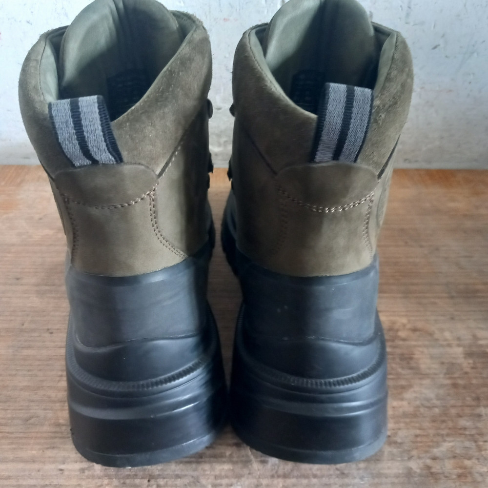 Extra planinarske zimske gorske čizme CANADA Goose Gore-Tex br.44