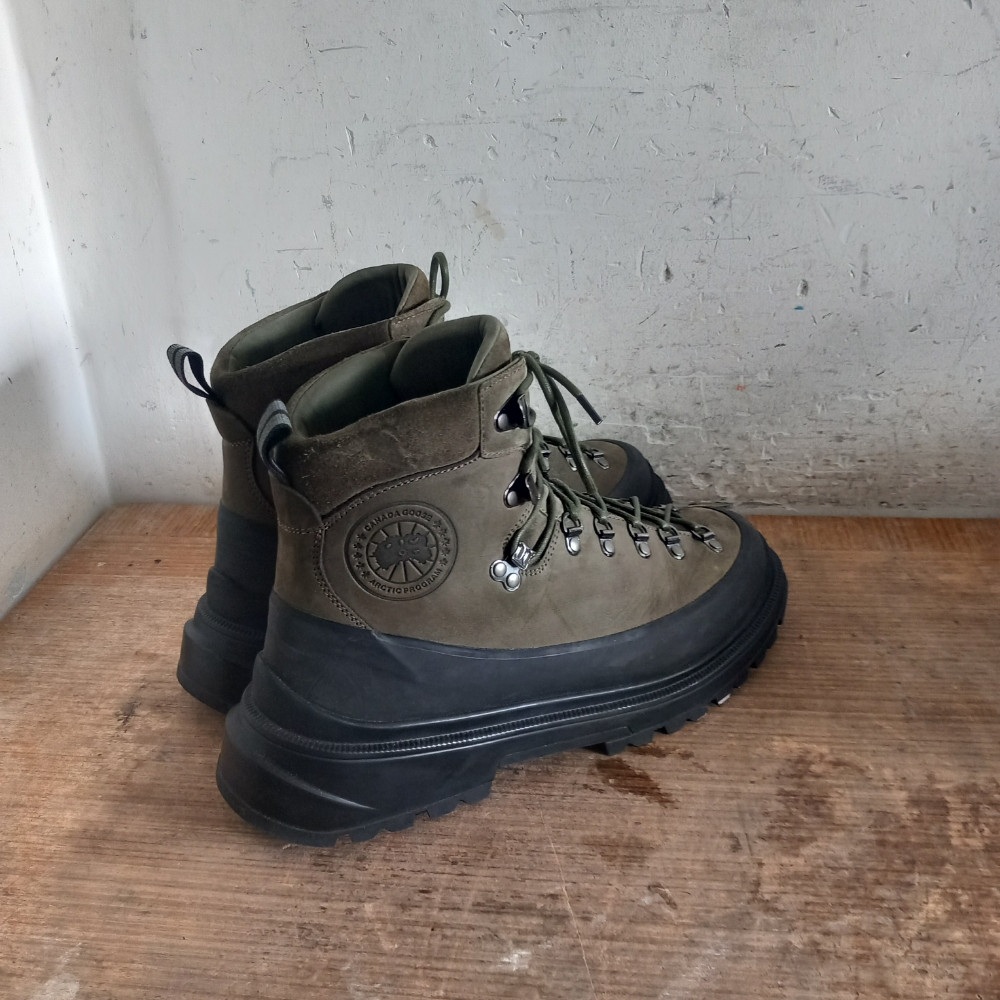 Extra planinarske zimske gorske čizme CANADA Goose Gore-Tex br.44