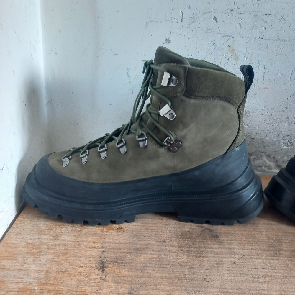 Extra planinarske zimske gorske čizme CANADA Goose Gore-Tex br.44