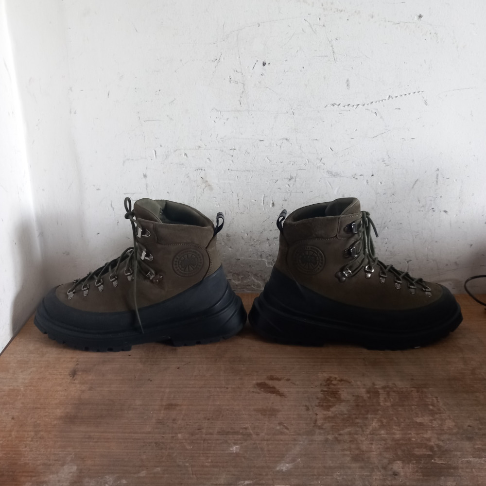 Extra planinarske zimske gorske čizme CANADA Goose Gore-Tex br.44
