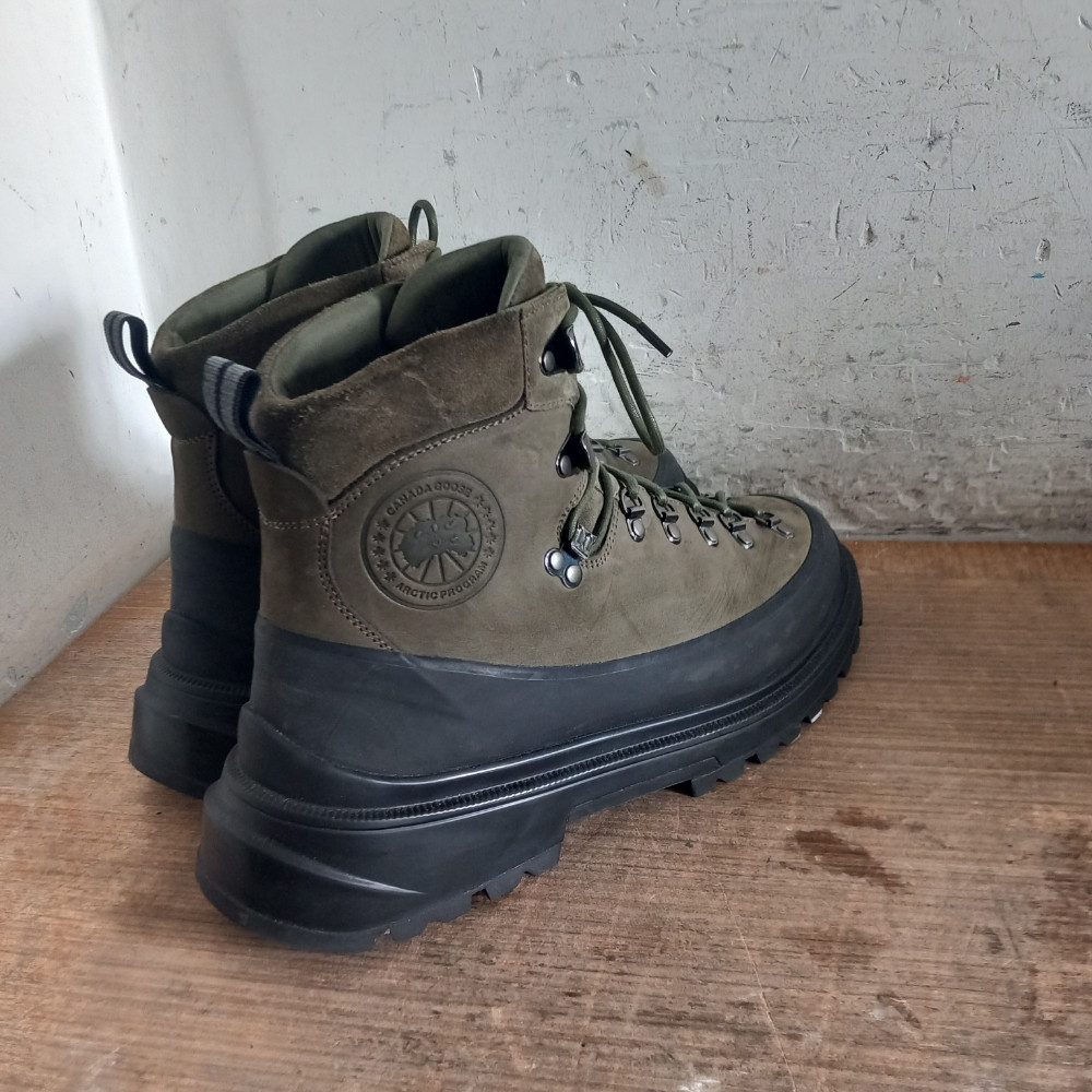 Extra planinarske zimske gorske čizme CANADA Goose Gore-Tex br.44