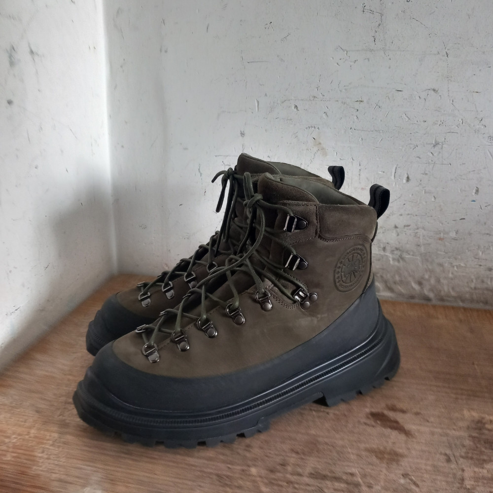 Extra planinarske zimske gorske čizme CANADA Goose Gore-Tex br.44