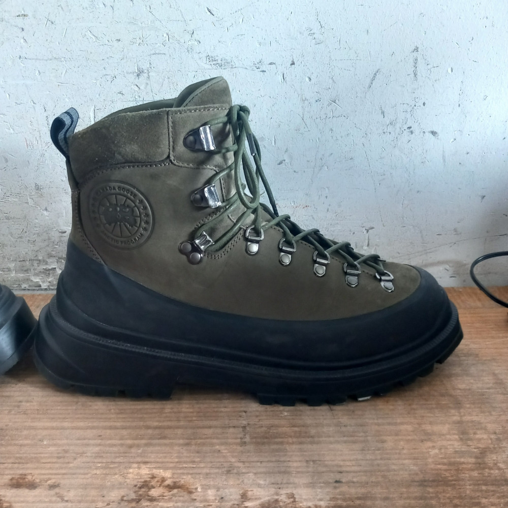Extra planinarske zimske gorske čizme CANADA Goose Gore-Tex br.44