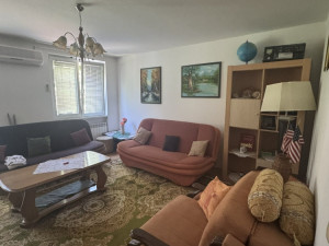 Renoviran stan 60m2 sa garažom 20m2, Ilidza Pejton