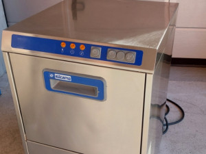 Masina za case UGOSTITELJSKA OPREMA