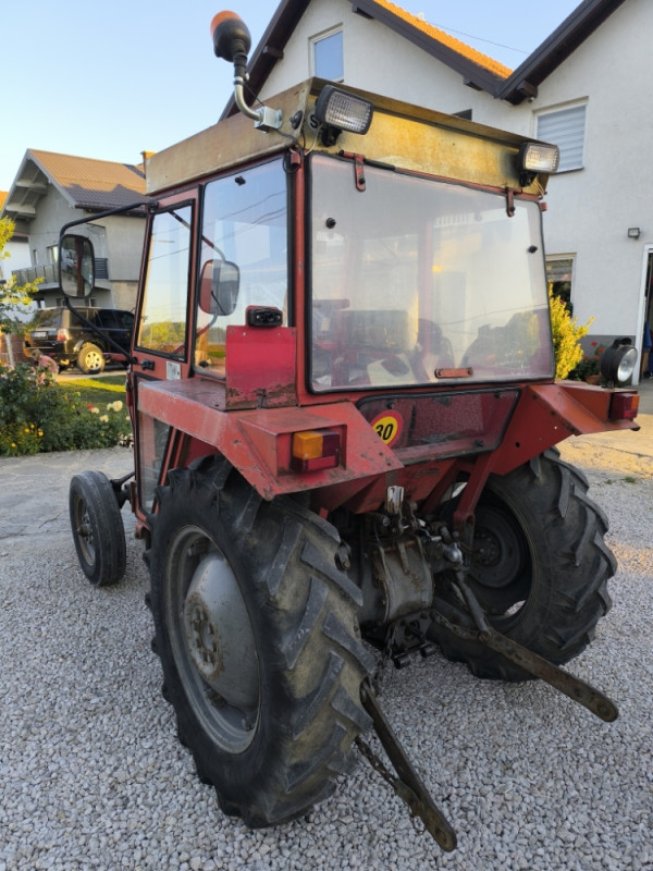 Traktor IMT 549