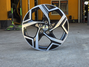 Alu feluge felge felne 18 5x114.3 7.5J ET45 67.1