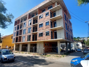 TROSOBAN STAN, 56,61M2, BLIZU GIMNAZIJE, LAUŠ