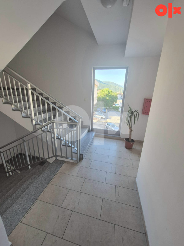 Novogradnja, balkon, garaža...063 999 993 3
