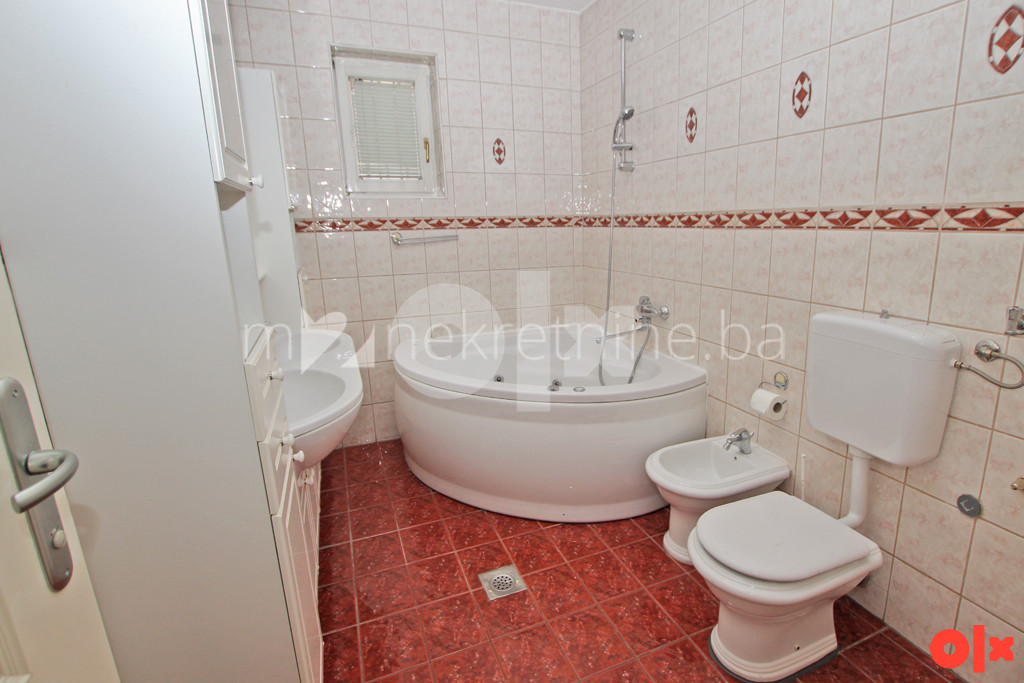 m2: Centar / Breka / Kuća 300m2 10