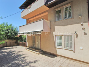 m2: Centar / Breka / Kuća 300m2