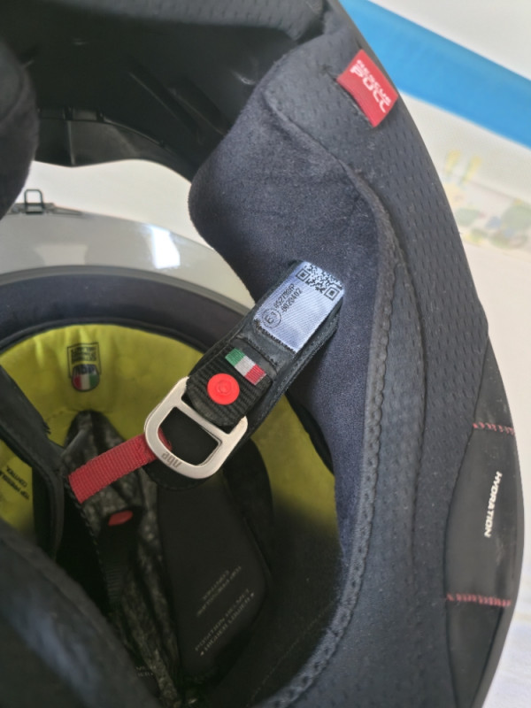 Agv pista gp r carbon soleluna 2016