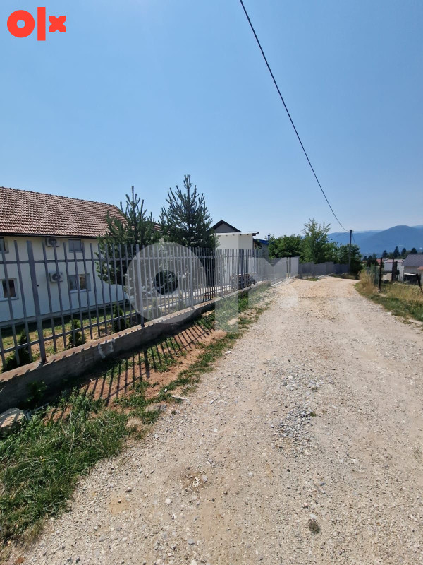 Prodaju se dvije kuce na izvanrednoj lokaciji - Bojnik - Sarajevo 2