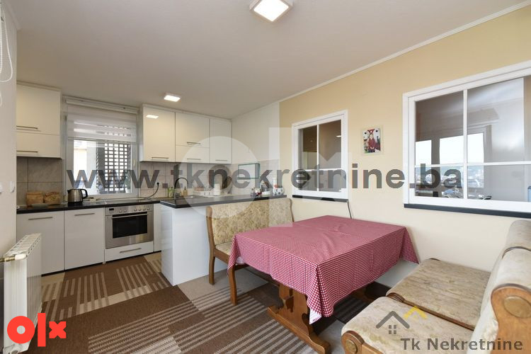 ZLOKOVAC - Kuća na parceli 534 m2, sa 3 zasebna stana