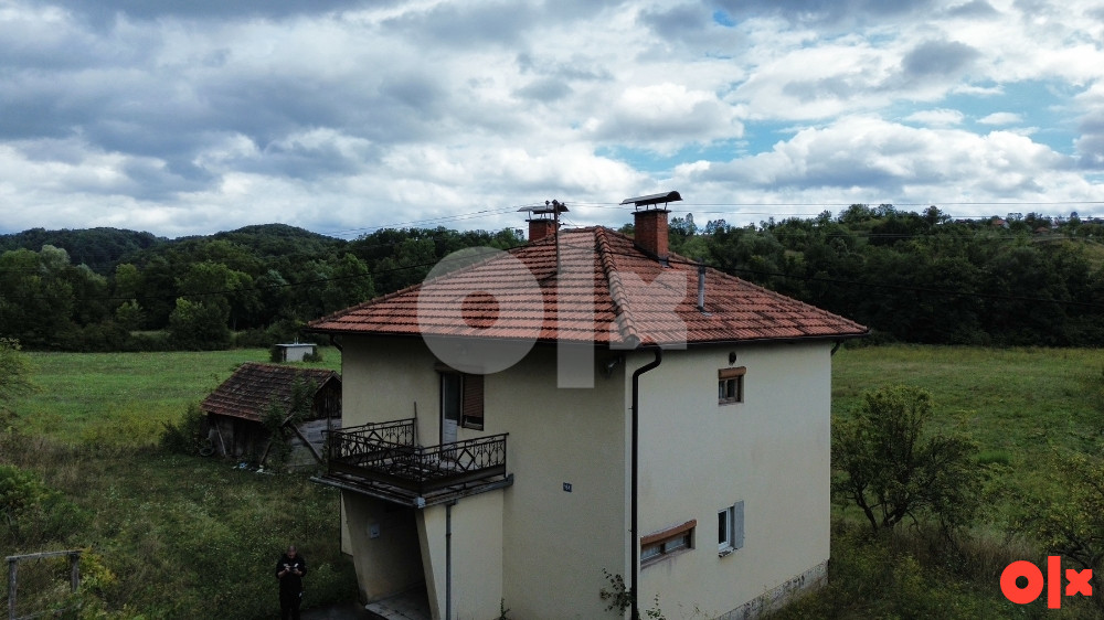 ZEMLJIŠTE  SA KUĆOM TUZLA - 16000m2 2