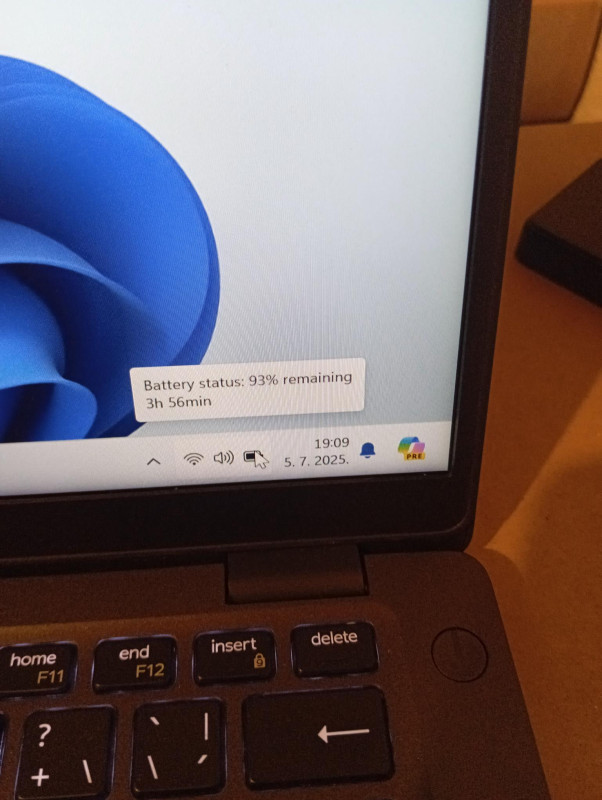 Dell 5400 i5 8250U ,16 gb , ssd 256, 14.0" , bat 3h