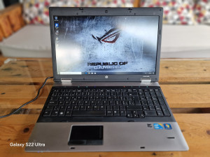 Laptop HP i5 8GB RAM 320GB HDD 15.6"