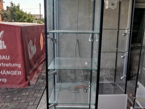 Izložbene staklene vitrine Swarovski