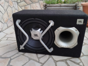 Auto woofer jbl