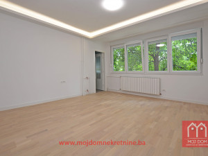 Trosoban adaptiran stan na 3. spratu, 57m2, Grbavica