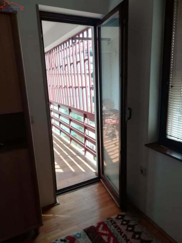 Sigenx prodaje trosoban stan/Istočno Sarajevo/Cara Lazara/105 m2 12