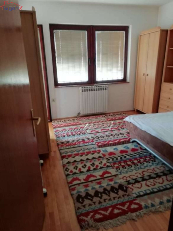 Sigenx prodaje trosoban stan/Istočno Sarajevo/Cara Lazara/105 m2 13