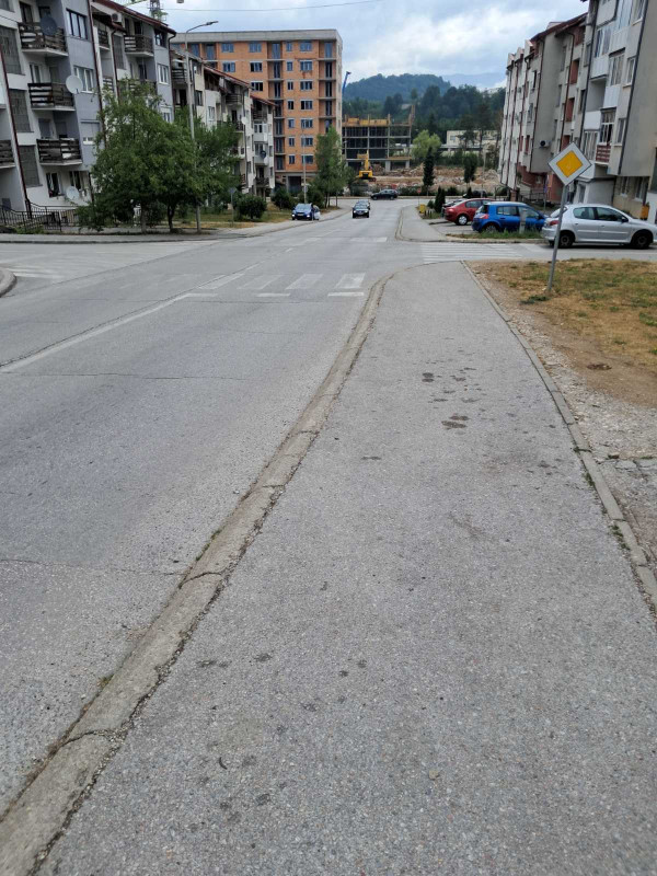 Sigenx prodaje trosoban stan/Istočno Sarajevo/Cara Lazara/105 m2 17