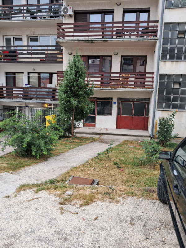 Sigenx prodaje trosoban stan/Istočno Sarajevo/Cara Lazara/105 m2