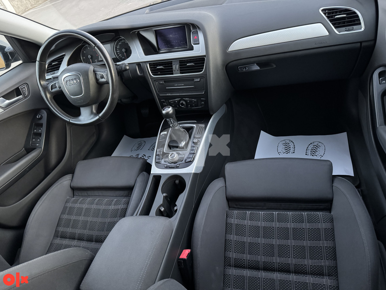 Audi A4 B8 2.0 TDI NAVI PDC MFL