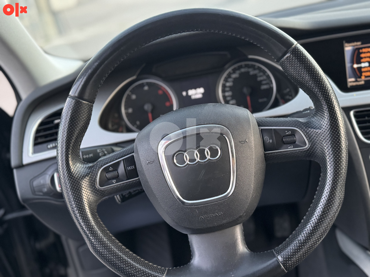 Audi A4 B8 2.0 TDI NAVI PDC MFL