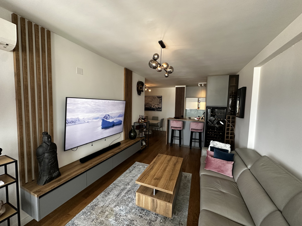 Trosoban LUX namješten stan - GRAND TRADE - 83 m2