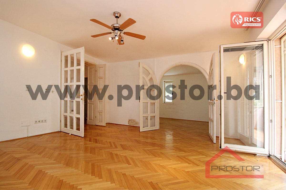 PROSTOR izdaje: Kuća sa baštom i garažom, Koševo 9