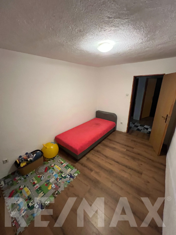 Na prodaju kuća sa zemljištem  6.975m2 u Mahovljanima, Laktaši 19