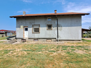 Na prodaju kuća sa zemljištem  6.975m2 u Mahovljanima, Laktaši photo 4
