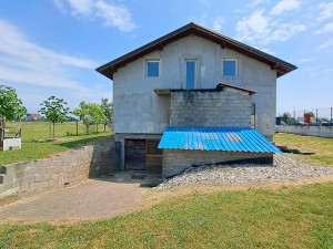 Na prodaju kuća sa zemljištem  6.975m2 u Mahovljanima, Laktaši photo 5