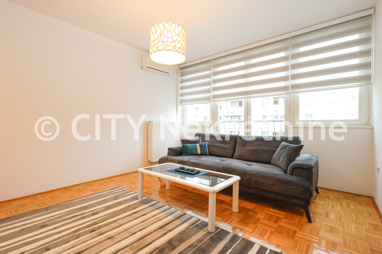 Dvosoban namješten stan - Centar - Šip - 47 m2