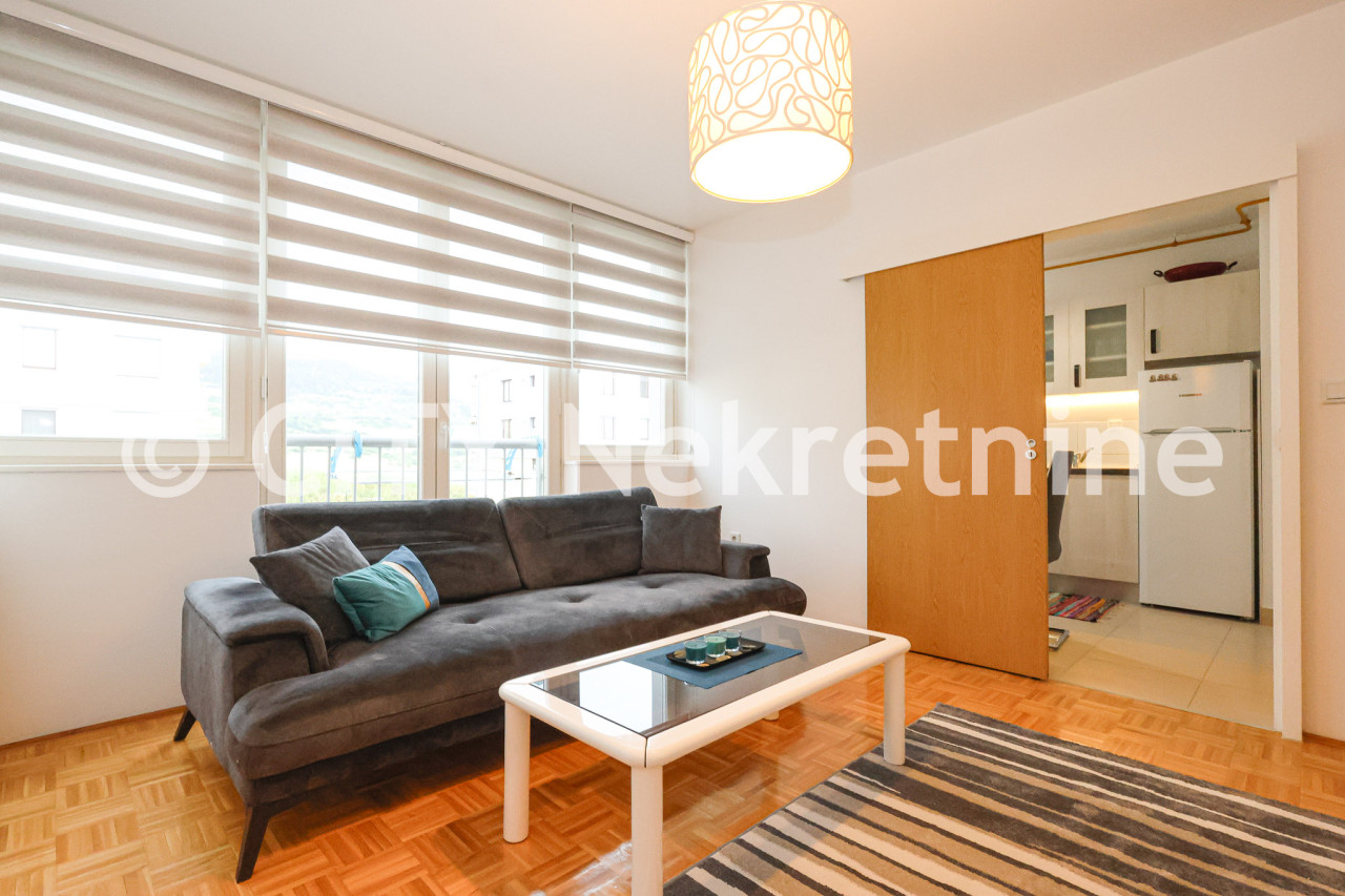 Dvosoban namješten stan - Centar - Šip - 47 m2 2
