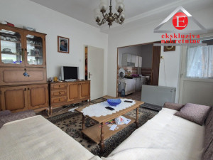 - CENTAR - Stan površine 79 m2, visoko prizemlje ID 4066/DŠ