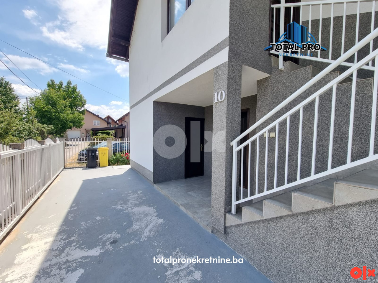TOTAL PRO / Trosoban stan u kući 140 m2 / Otes 19