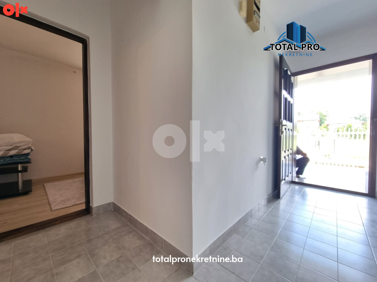 TOTAL PRO / Trosoban stan u kući 140 m2 / Otes 8