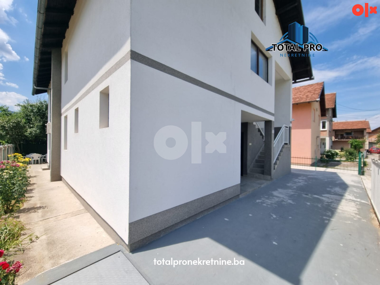 TOTAL PRO / Trosoban stan u kući 140 m2 / Otes 20