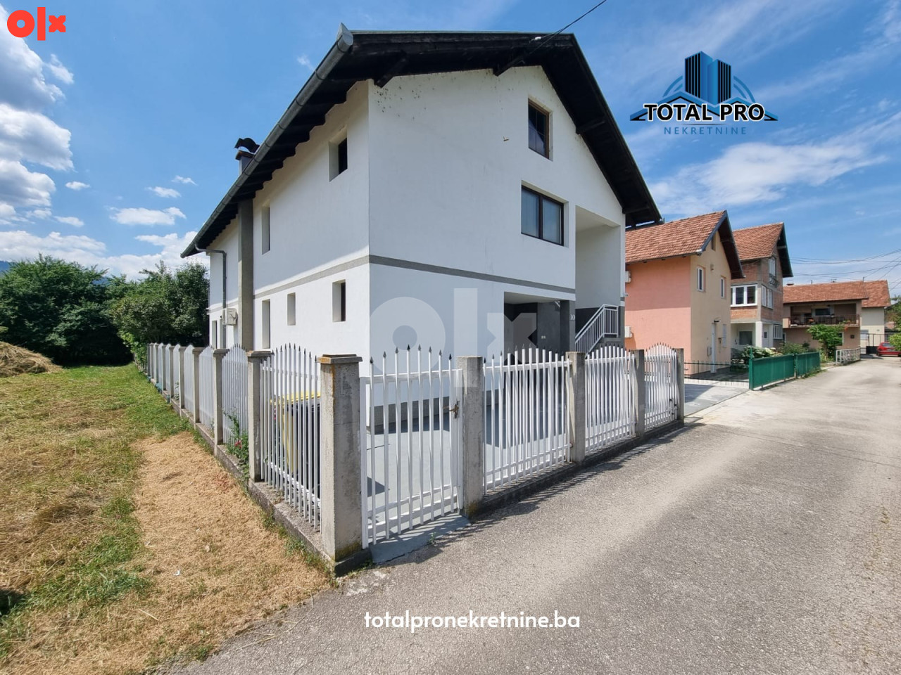 TOTAL PRO / Trosoban stan u kući 140 m2 / Otes 21